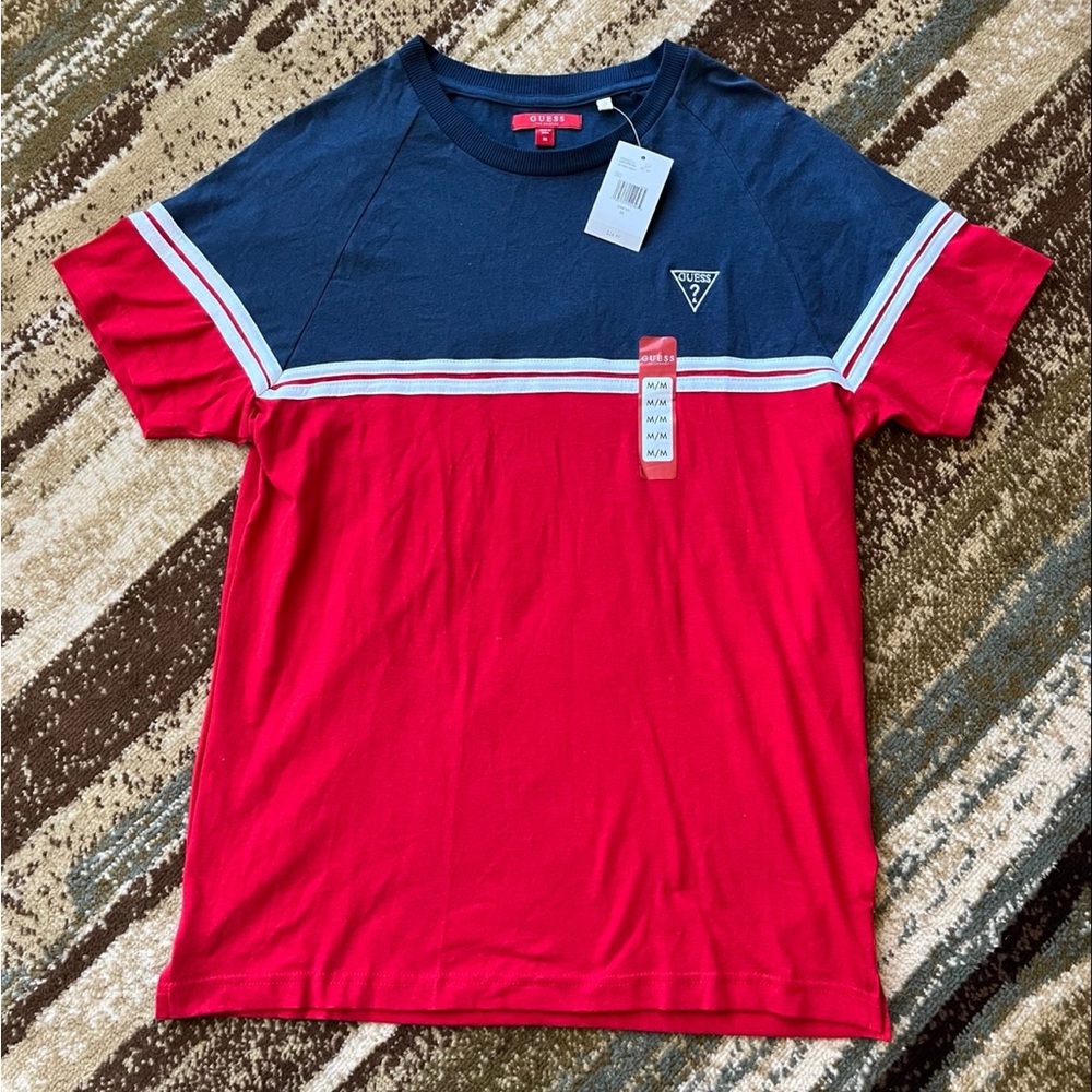 Guess Men's Red and Blue T-Shirt